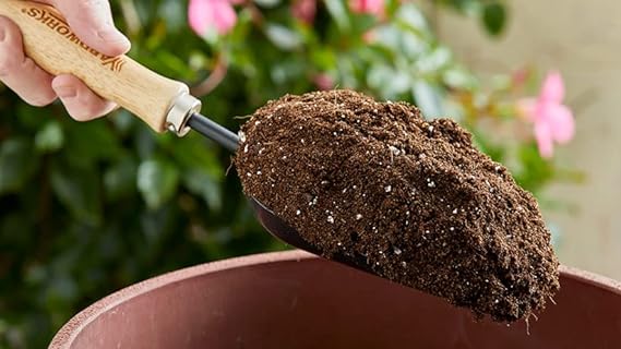 Gachwala 100% Organic Soil for Plants and Gardening Mix with Cocopeat, Neem Granule/Powder, Horn Dust, Bone Dust, Perlite, Wood Dust - All Purpose Enriched Fertilizer Mix (5 KG)