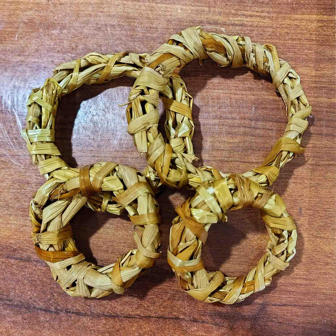 Organic Handwoven Hay Chew Rings for Small Animals (Pack of 4) – Perfect for Rabbits, Guinea Pigs, Hamsters, Chinchillas, and Gerbils – Chew Toy to Promote Dental Health